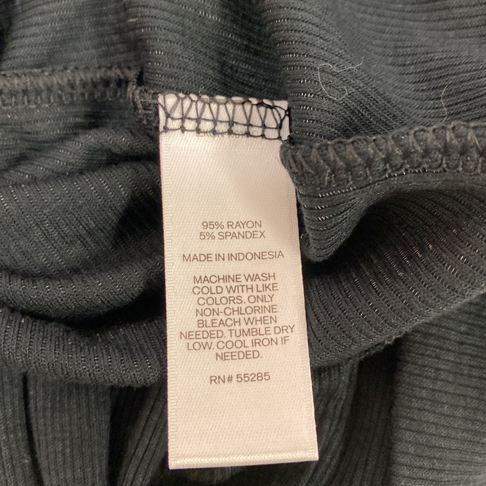 Express Long Sleeve Ribbed Too - Picture 4 of 5